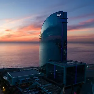 ホテル W