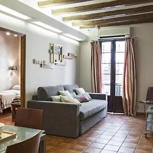 Apartament Ainb Ramblas-guardia, Barcelona